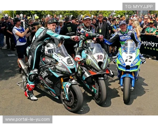 曼岛TT赛事期间诺亚烘焙坊举办机车主题音乐会,本土乐队连演三晚